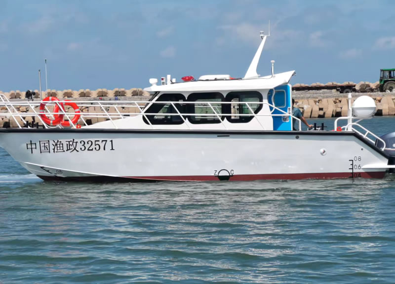 11-meter leisure boat